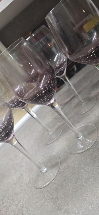 Чаши за бели и червени вина