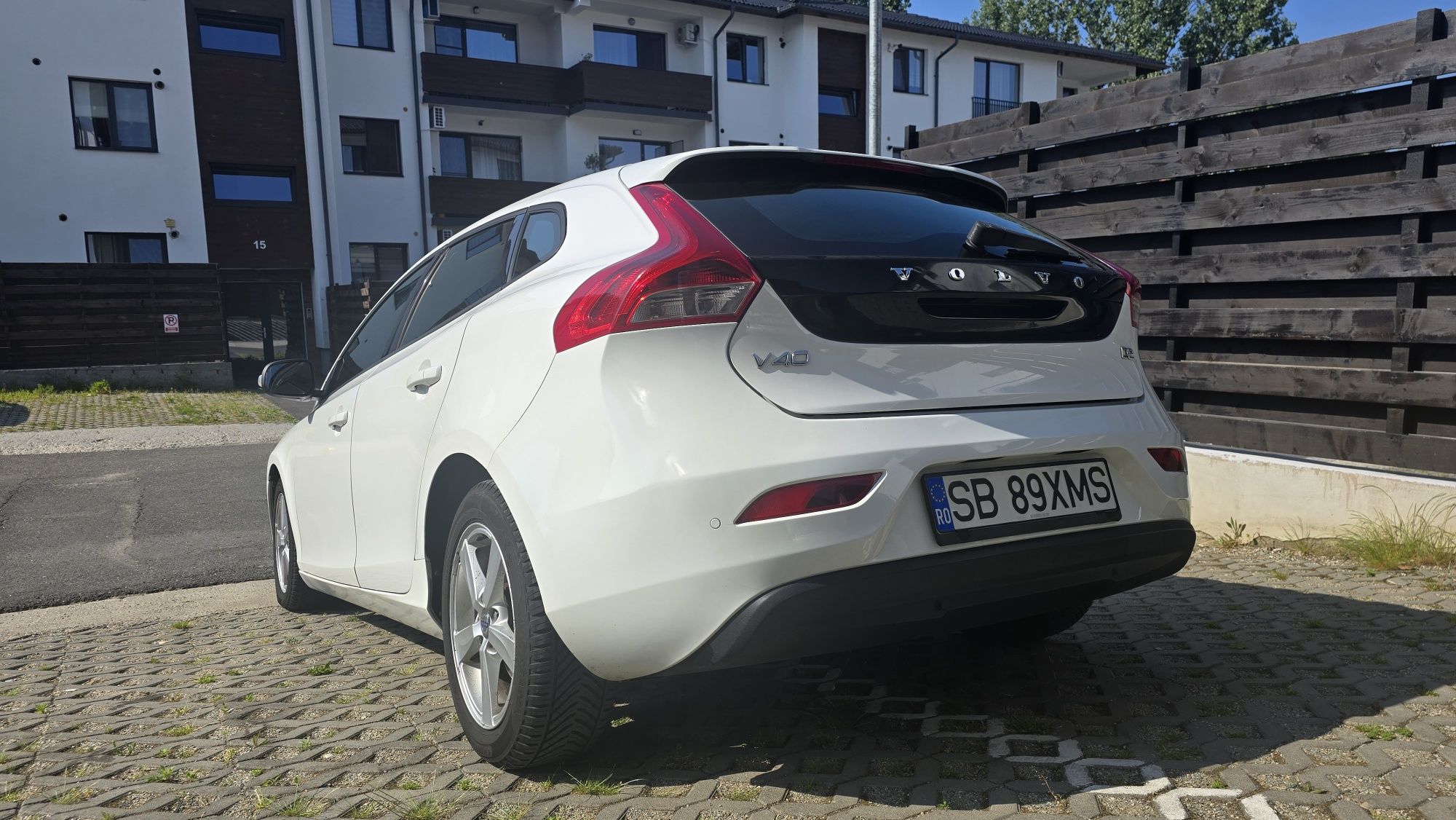 Volvo V40 2014 îngrijită de nefumator