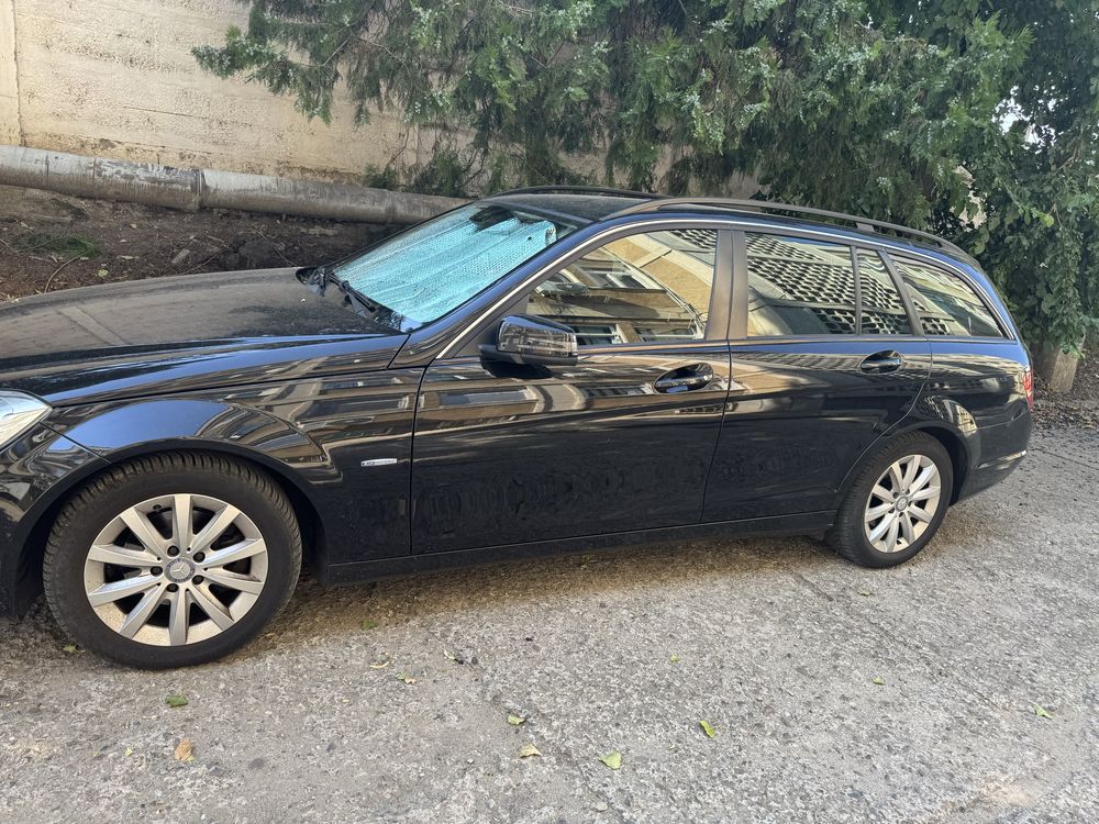 Vând Mercedes C 180 CDI