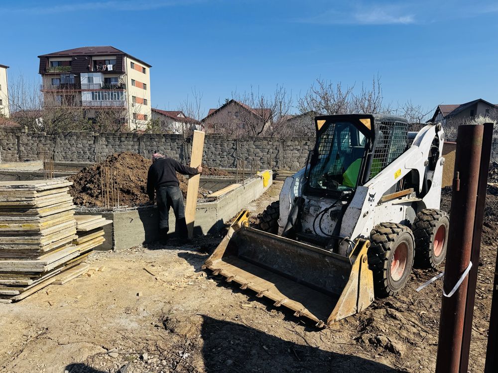 Inchiriez miniexcavator