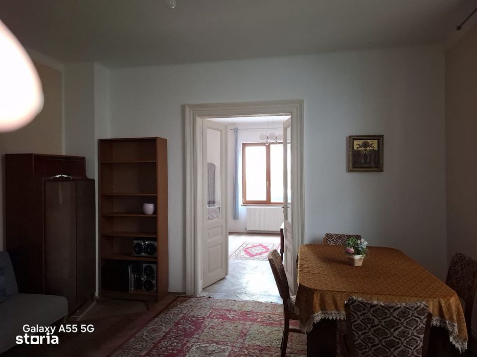 Apartament 3 camere, parter la casa, suprafata 86 mp,zona Piața Unirii