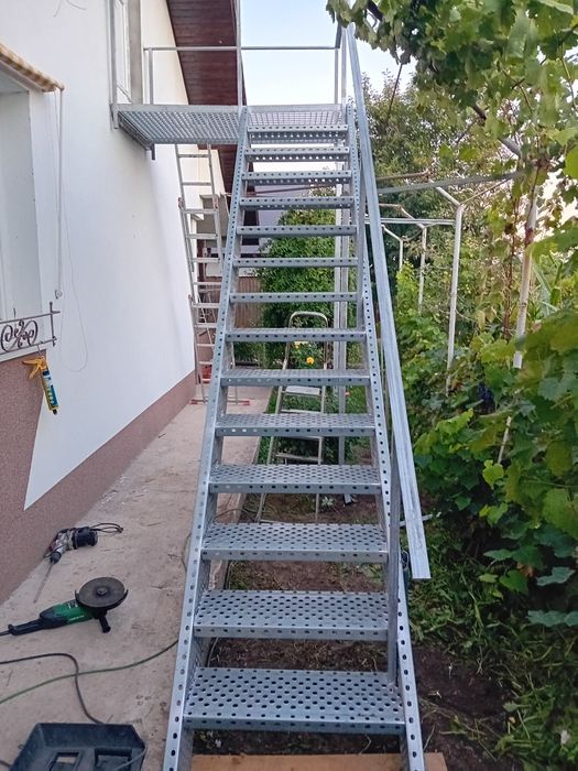 Scara metalica zincata 4mm de incendiu