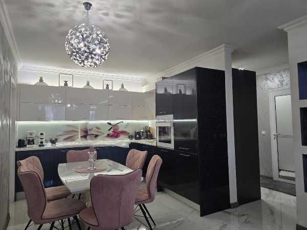 Продава се Двустаен апартамент в Бургас, Славейков - 80 кв.м за 2275 €/кв.м - Снимка #9