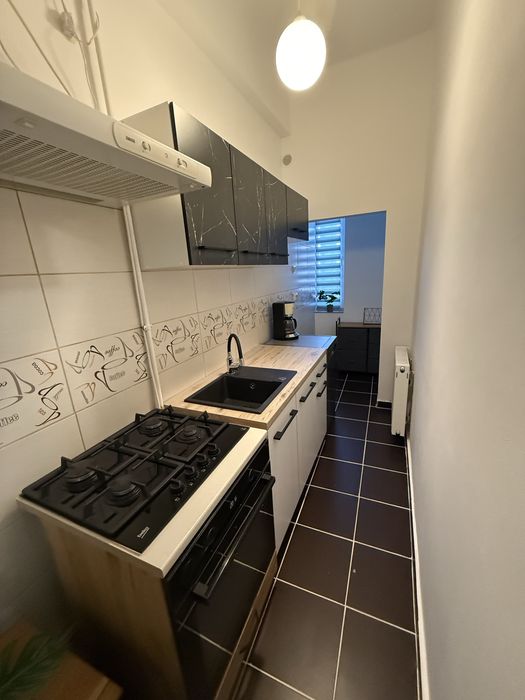 Inchiriez apartament 3 camere - Centru