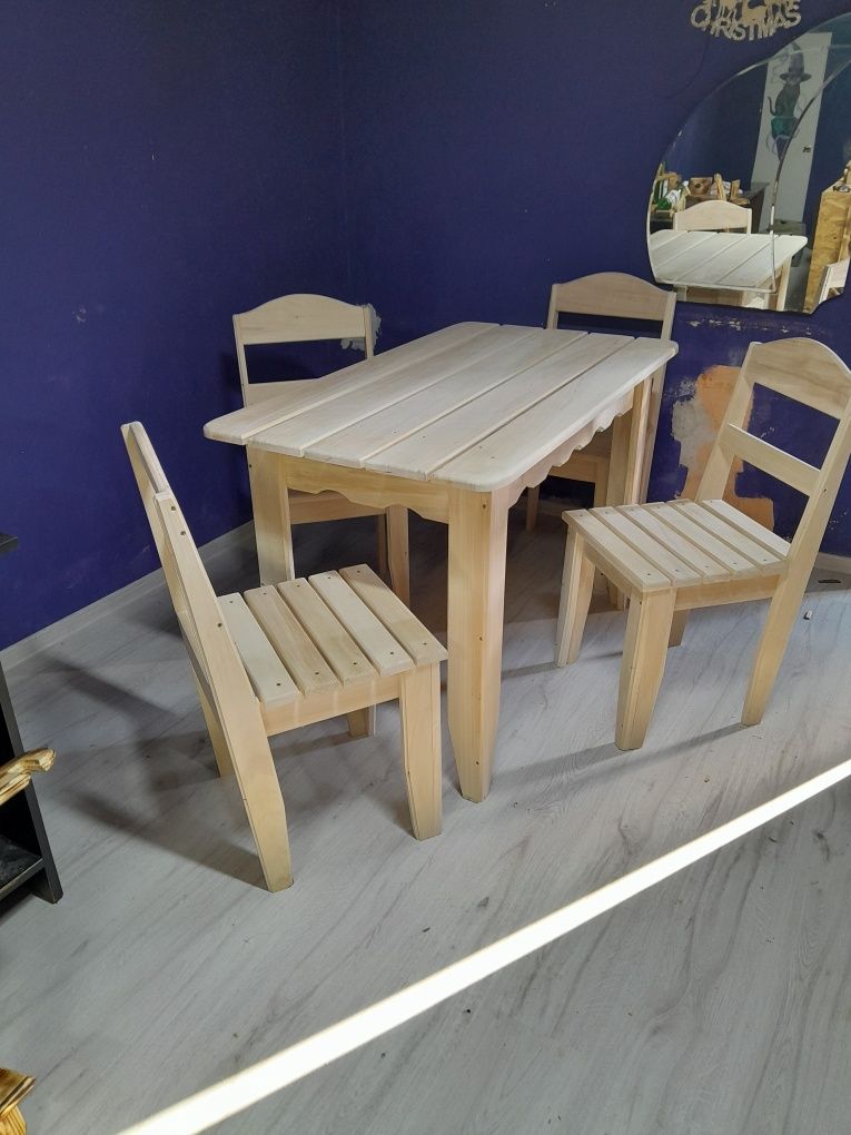 Masa și scaune din lemn de plop