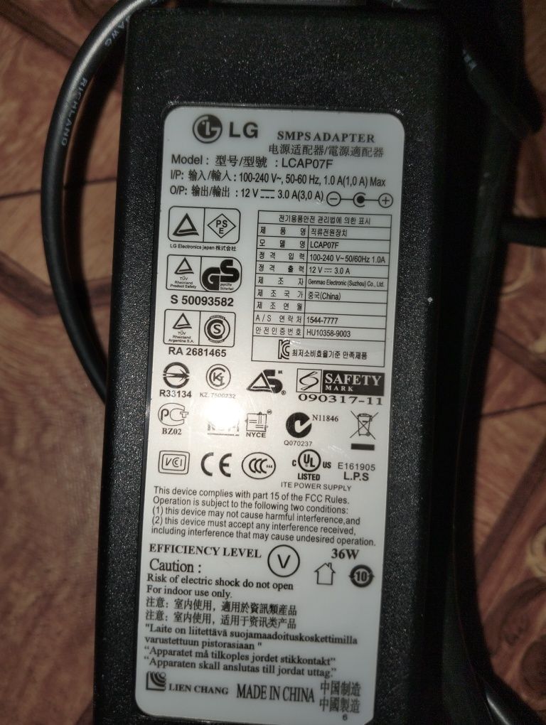 Монитор LG 23дюйма