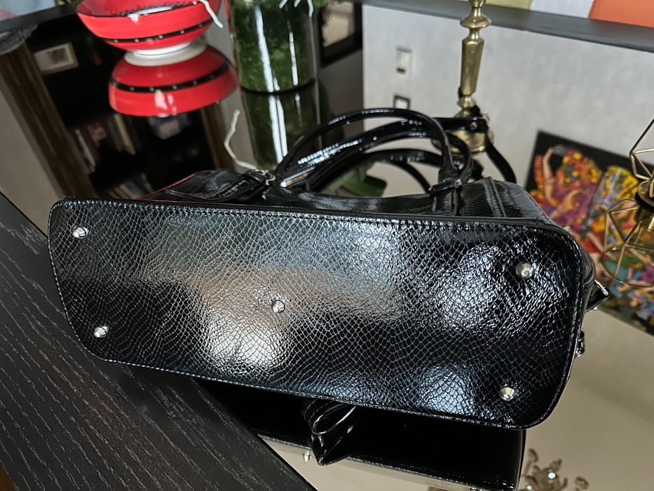 Geanta piele lacuita