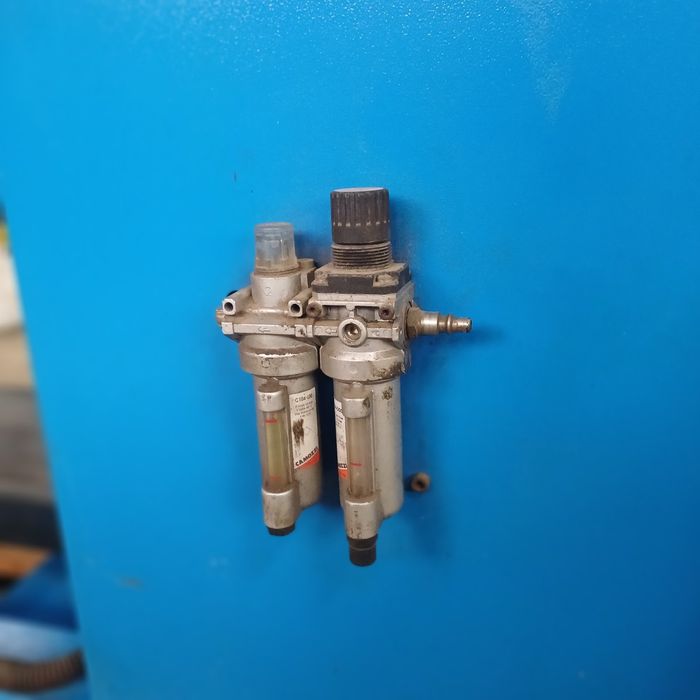 Гумодемонтажна и Баланс машина за товарни автомобили Beissbarth Microt