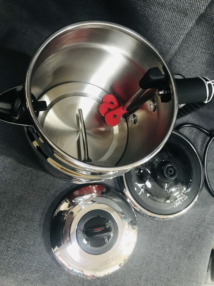 Електрическа кана Russell Hobbs