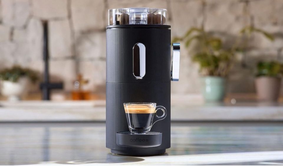 Чисто нова кафе машина