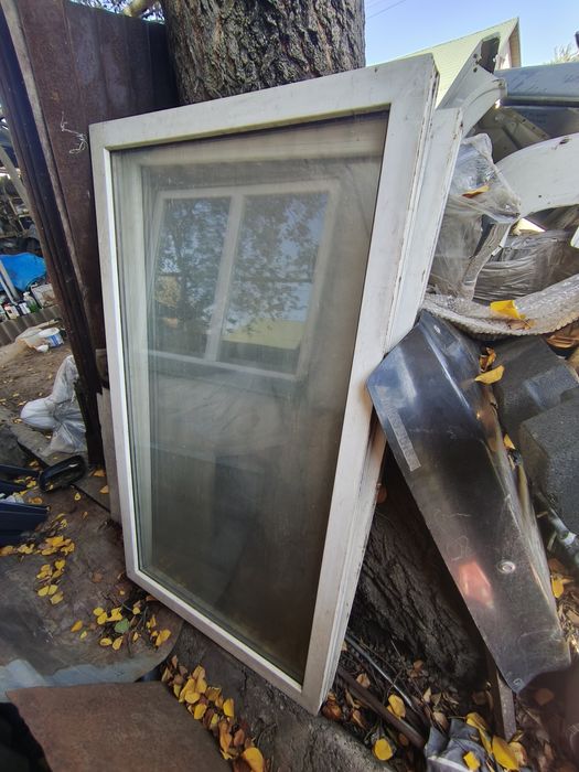 Окно пластиковое глухое 2 штуки