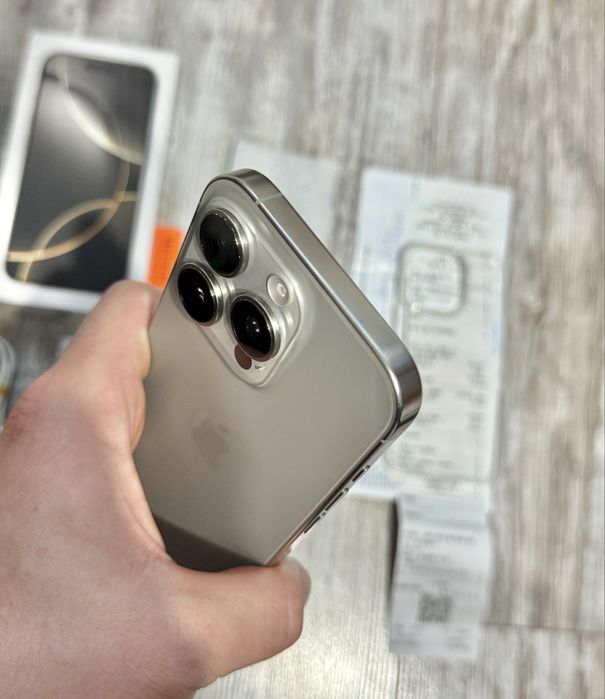 Iphone 16 Pro 128 GB - 92 % Battery Natural Titanium Отличен