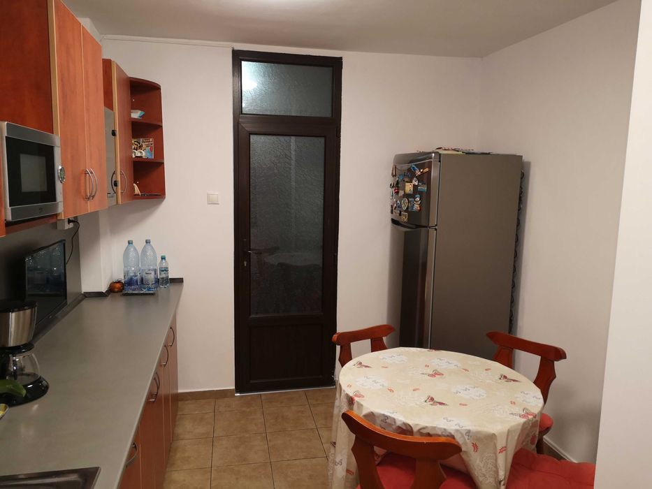 vand apartament 4 camere Bartolomeu