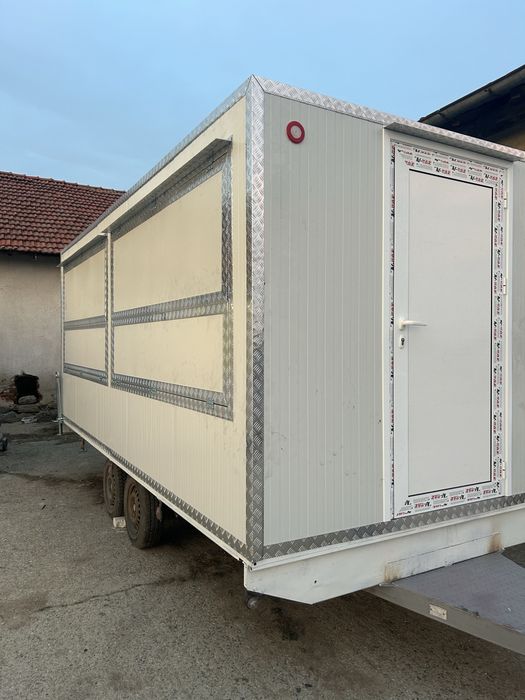 Изрботвам Каравани и търговски фургони за бързо хранене