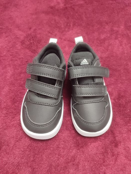 Бебешки обувки adidas