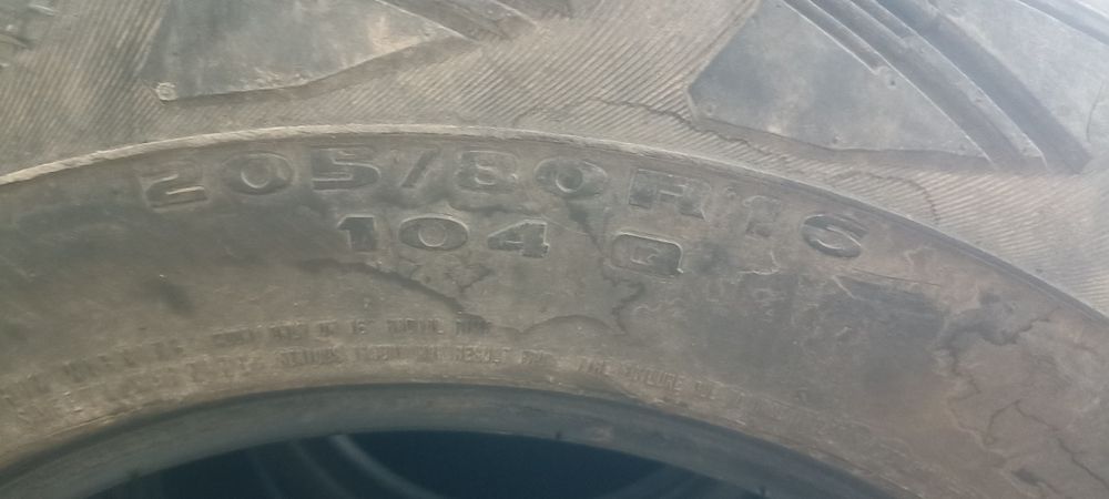 Kumho Road Venture 205/80/16