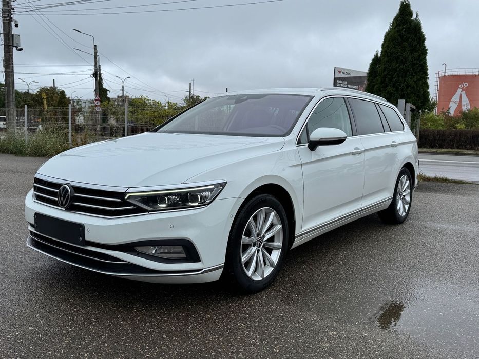 Volkswagen Passat 2.0 TDI SCR DSG Elegance, an  mode 2022, import, cu dotări de top