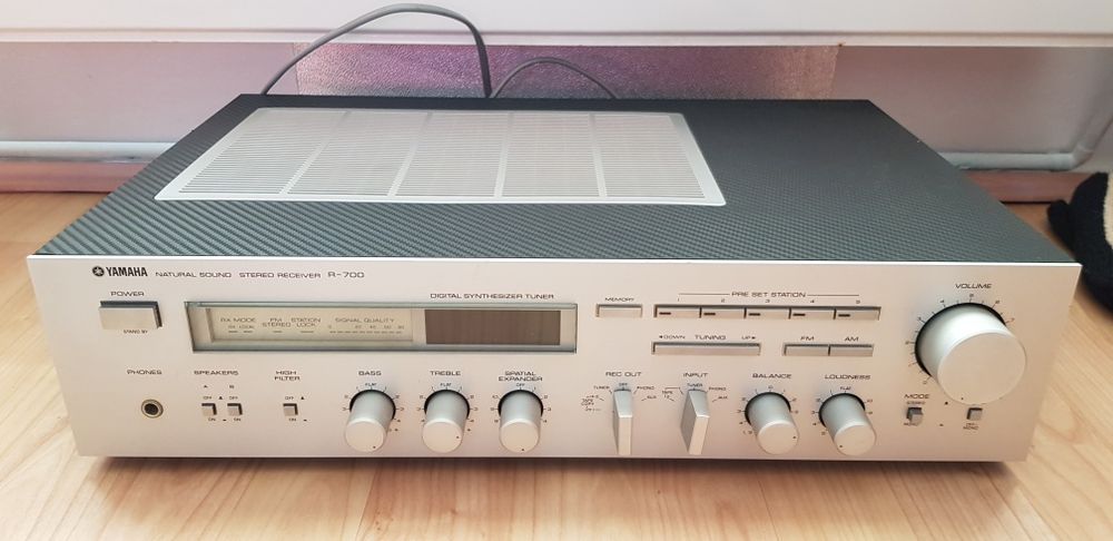 Amplificator Yamaha R-700. Vintage, (statie amplificare)