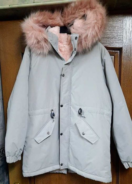 Geacă damă cu glugă, îmblănită