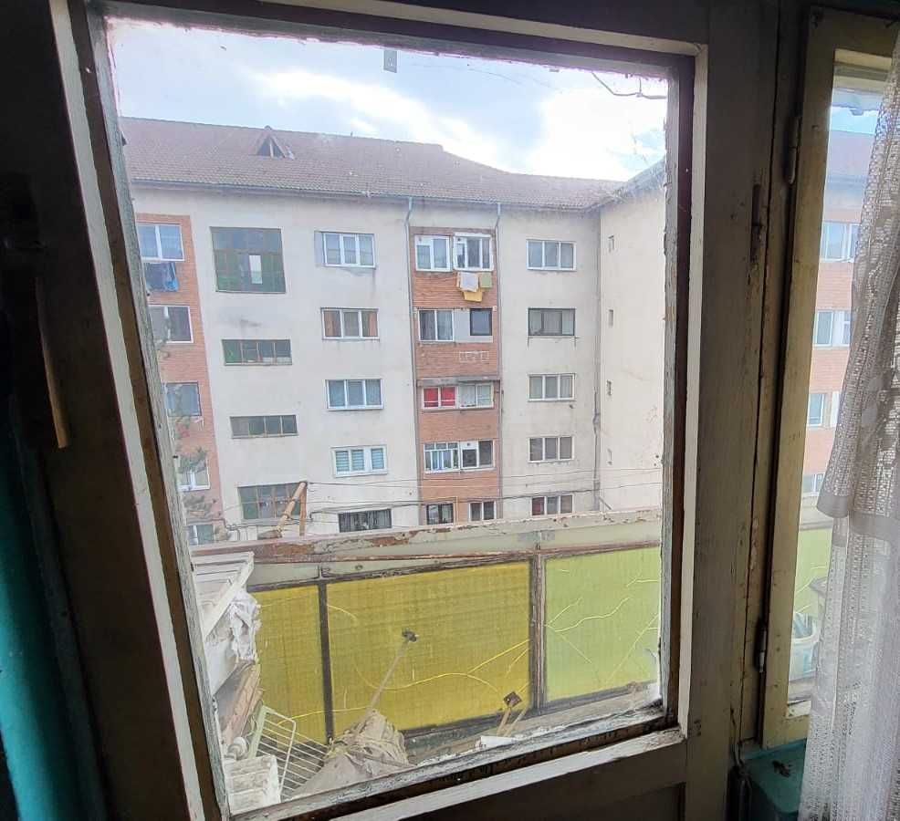 De vanzare apartament decomandat 3 camere Motru, Gorj