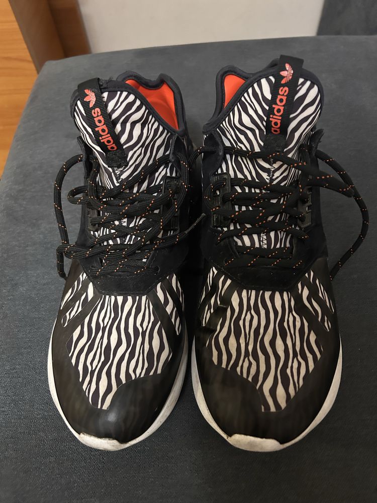 Adidas Tubular 44