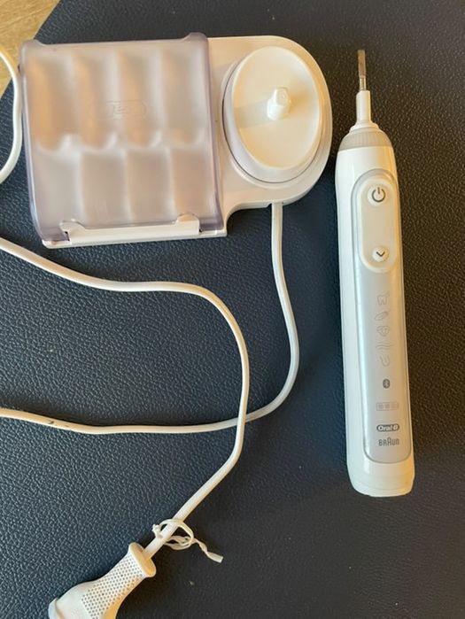 Periuta electrica Oral B 9100