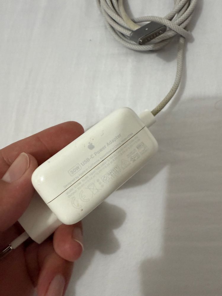 Incaractor macbook air/pro
