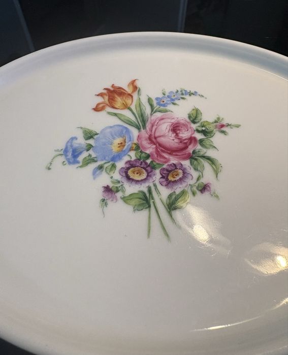 Елепсовидна порцелнова чиния/плато на Fürstenberg