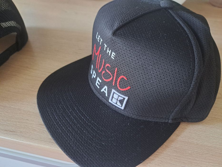 Sapca / bască Let the music speak