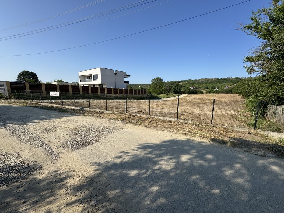 Teren intravilan 400mp Smeura Mosoaia toate utilitățile la asfalt