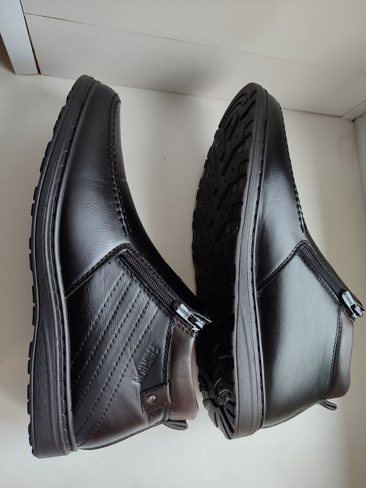 Продам в отличном состоянии классические ботинки размер 45 демисезонны