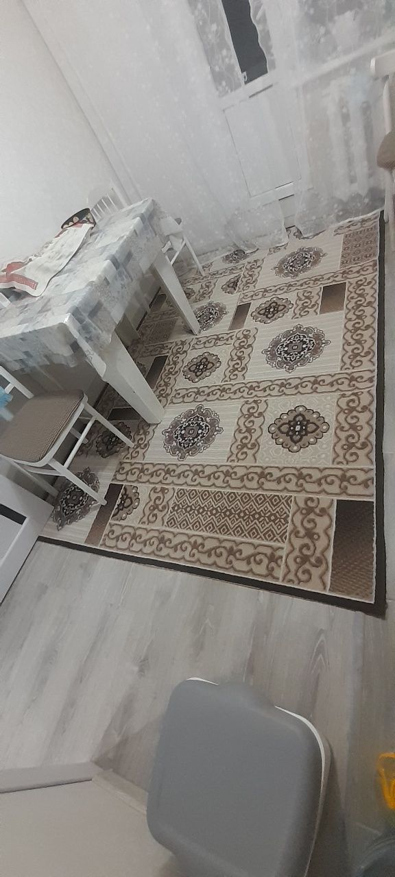 Срочно продам шерстяную ковровую дорожку 5 метров и  ковер 170×260