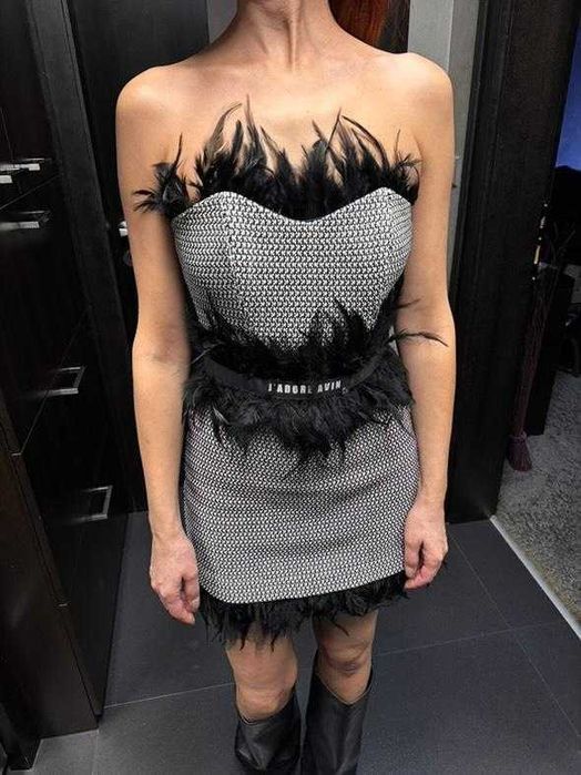 Страхотна рокля avin