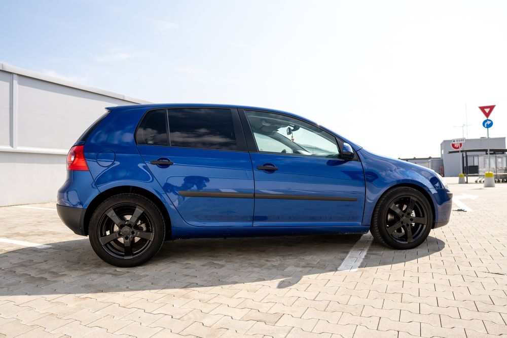 Vând Volkswagen Golf 5 BKD, 2.0 TDI, DSG, STOCK