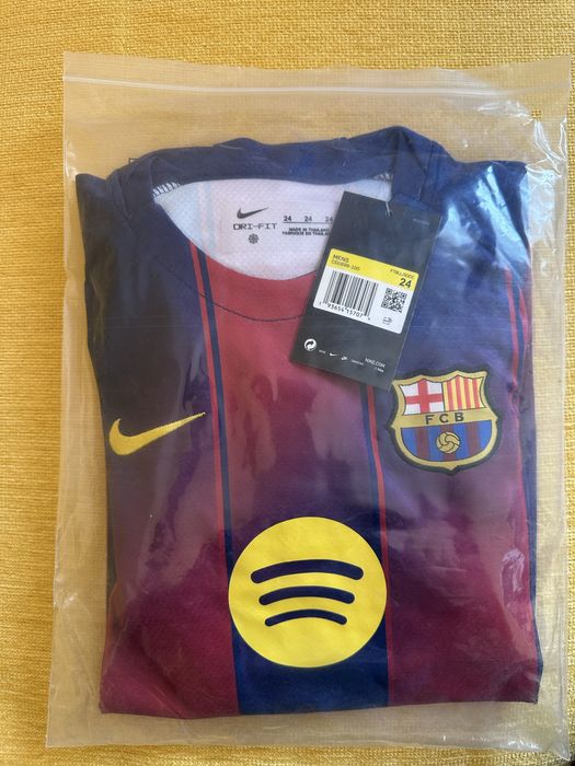 Tricou copii FC Barcelona, 9-10 ani, NOU, set cu pantaloni scurti