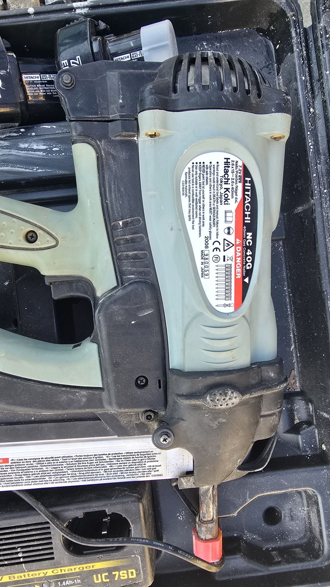Pistol cuie beton. Hitachi nc 40g stare foarte bună