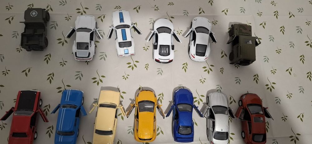 Mașini Welly din metal