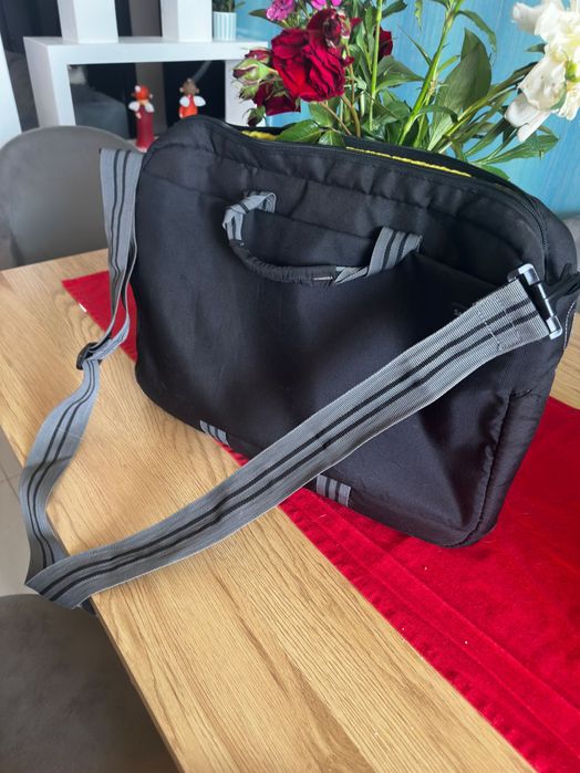 Geanta laptop Samsonite 17 , stare buna