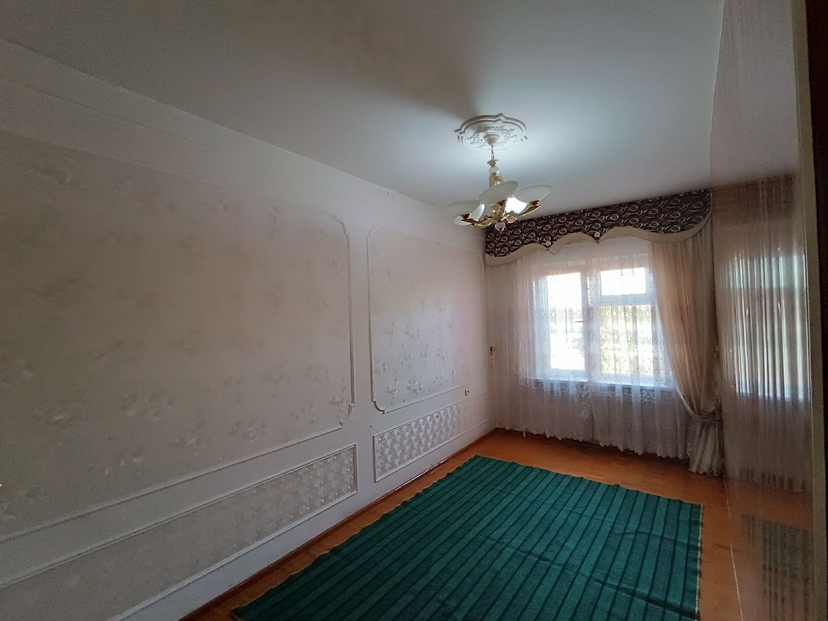 Продаётся квартира. Сергели 3 ярмарка метро 4/4/5.