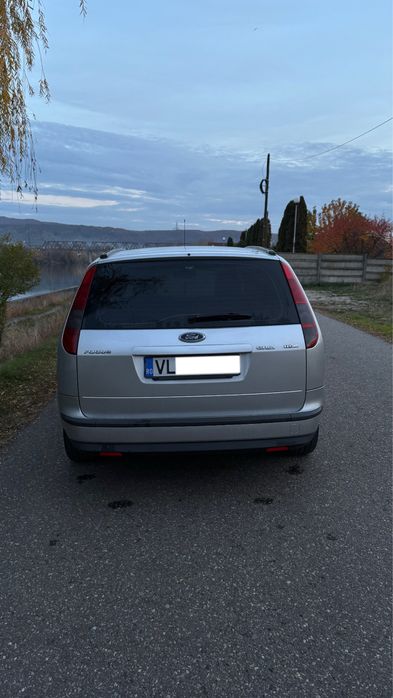 Ford focus 1.6/ pret negociabil