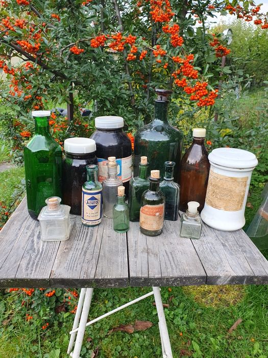 Sticlute multicolore, farmacie vechi