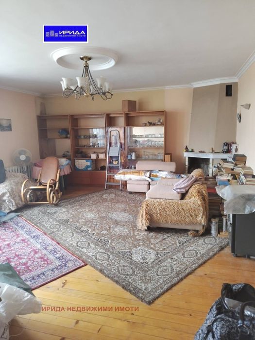 Просторен тристаен апартамент в Младост 3