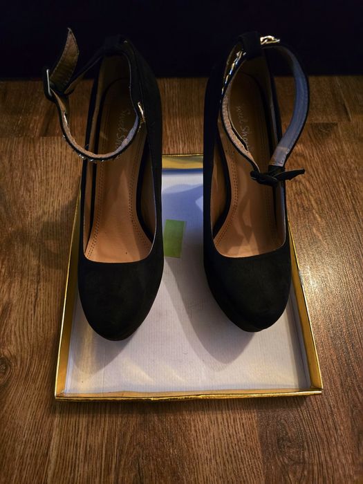Нови официални дамски обувки на ток