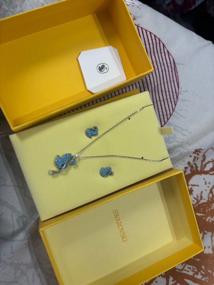 Set Swarovski,Lant si cercei cu Lebada