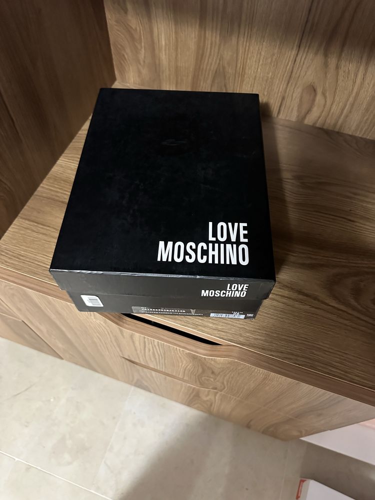 Дамски обувки Love Moschino в бяло