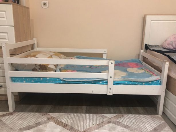 Кровать детская с матрасом.