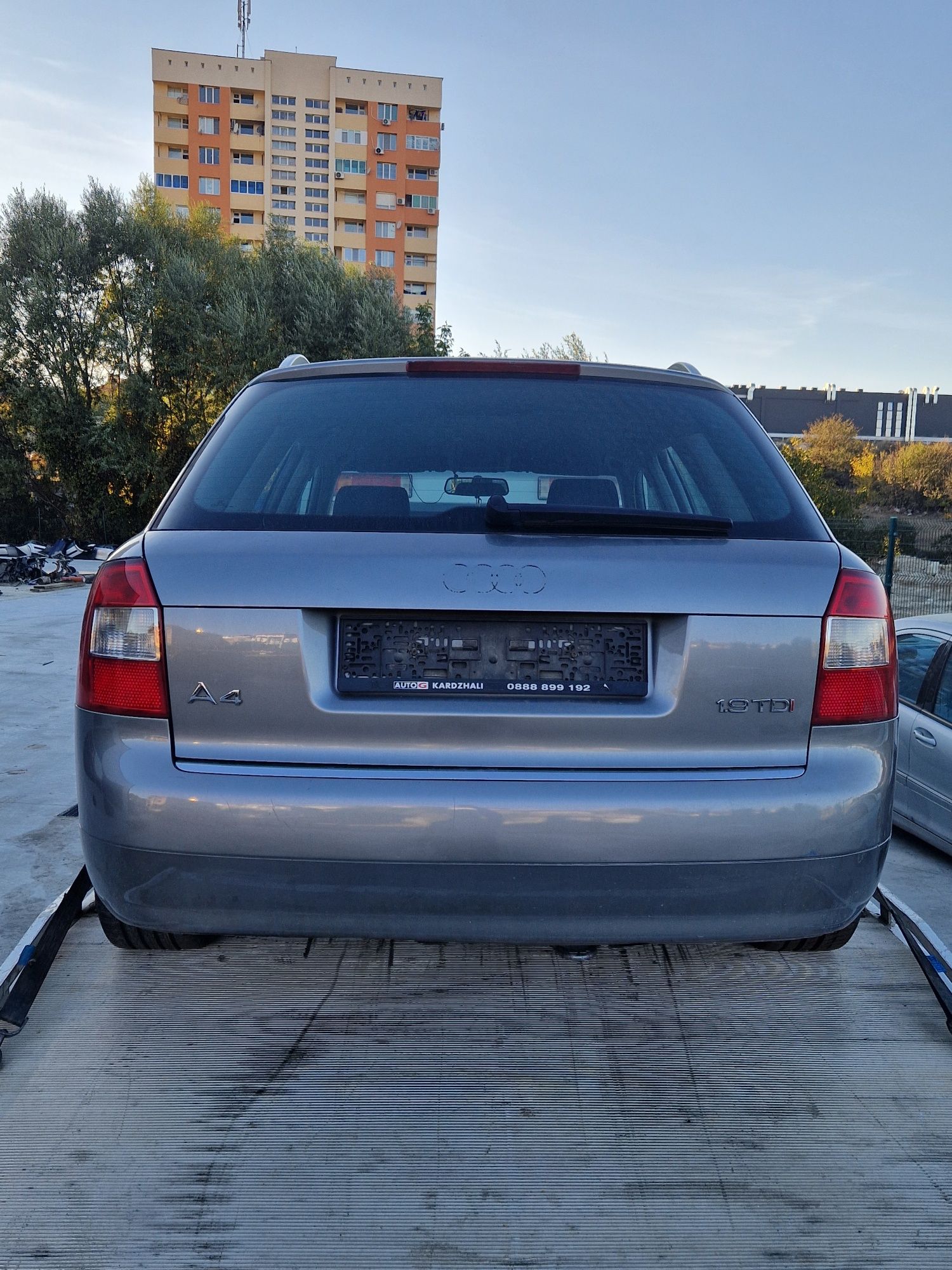 Audi A4 B6 (НА ЧАСТИ)