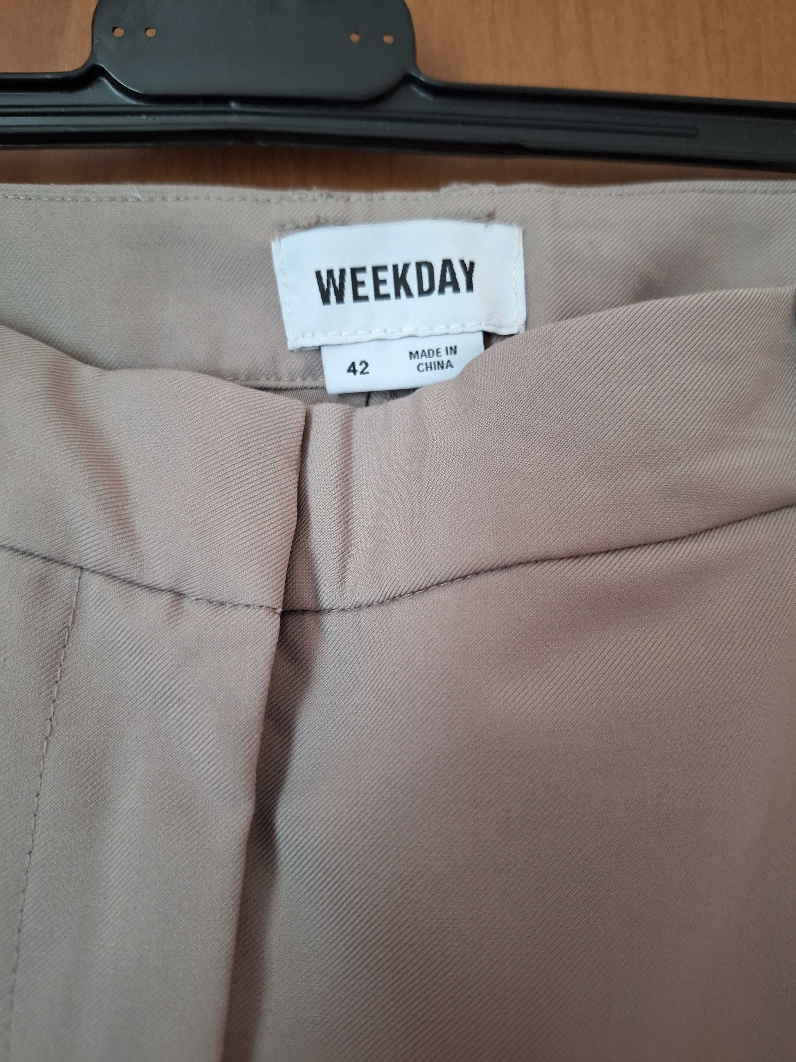 Широк панталон Weekday