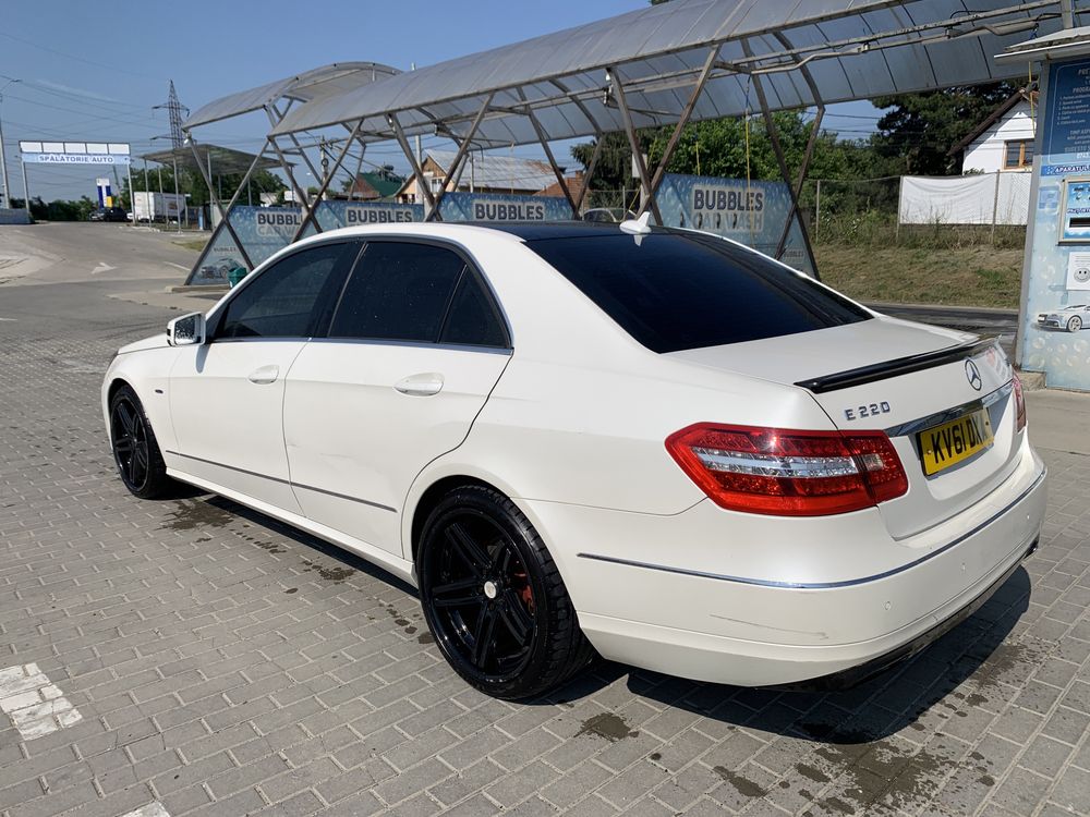 Dezmembrez Mercedes e-class w212 ORICE PIESA DISPONIBILA!