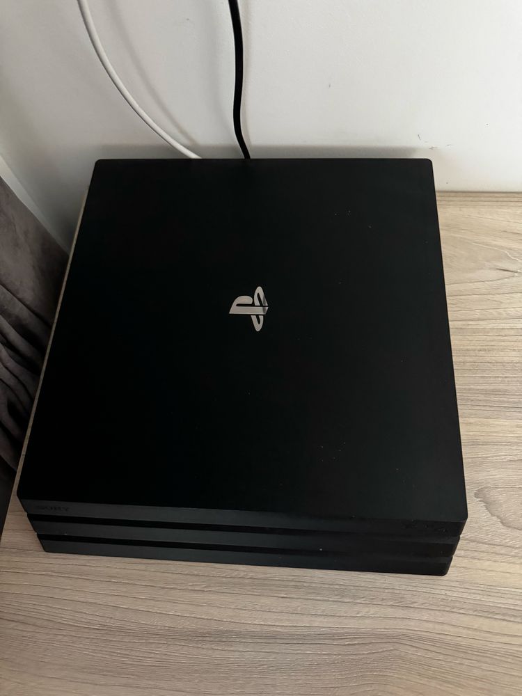 PlayStation 4 pro 1 TB (Sony 4k)